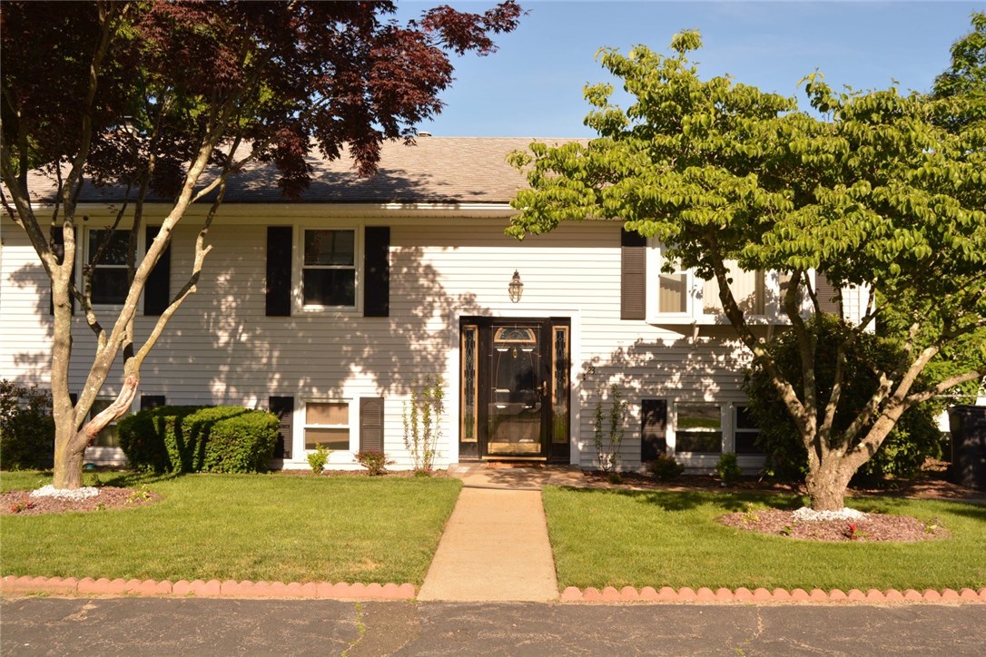23 Carriage Road Cranston, RI 02920 - Photo 2 of 40 Gallery Image 2