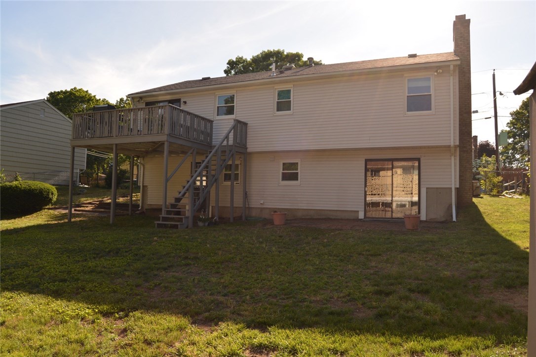 23 Carriage Road Cranston, RI 02920 - Photo 3 of 40 Gallery Image 3