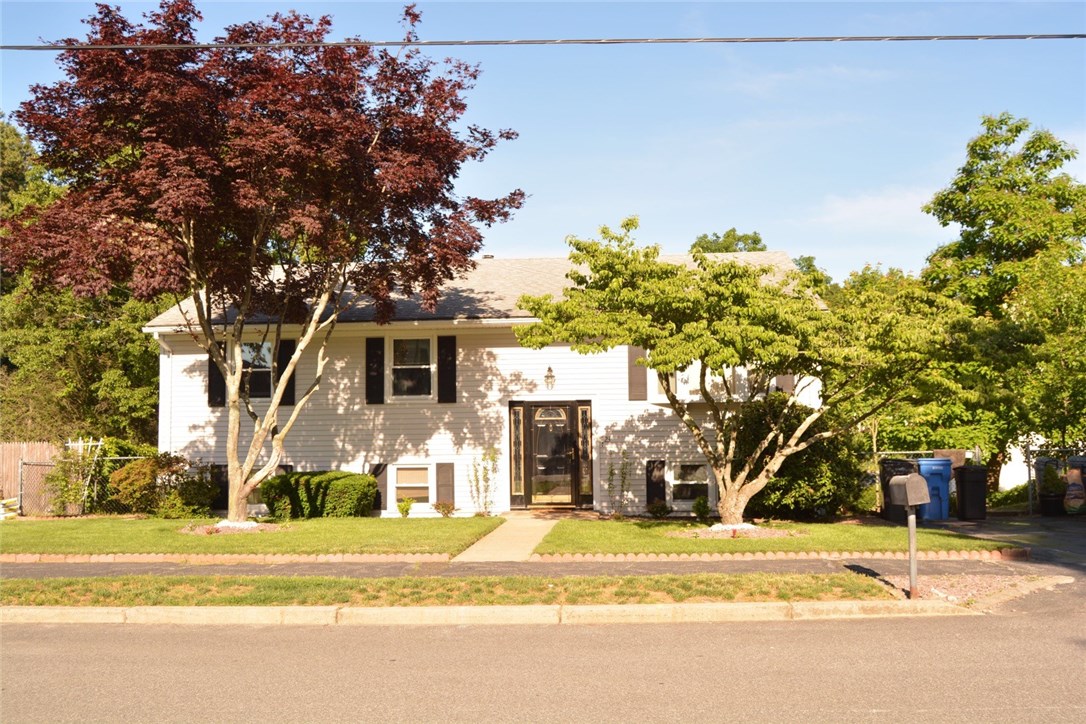 23 Carriage Road Cranston, RI 02920 - Photo 7 of 40 Gallery Image 7