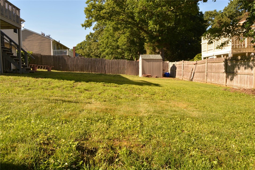 23 Carriage Road Cranston, RI 02920 - Photo 8 of 40 Gallery Image 8