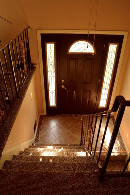 23 Carriage Road Cranston, RI 02920 - Photo 9 of 40 Gallery Image 9