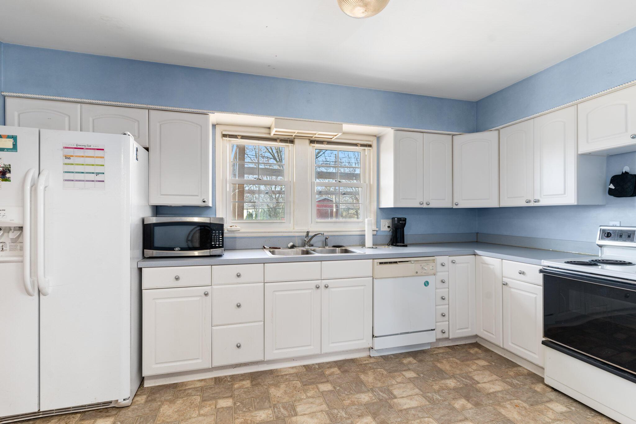 225 Darbyhurst Road Columbus, OH 43228 - Photo 13 of 31 Darbyhurst Zillow Sized-31