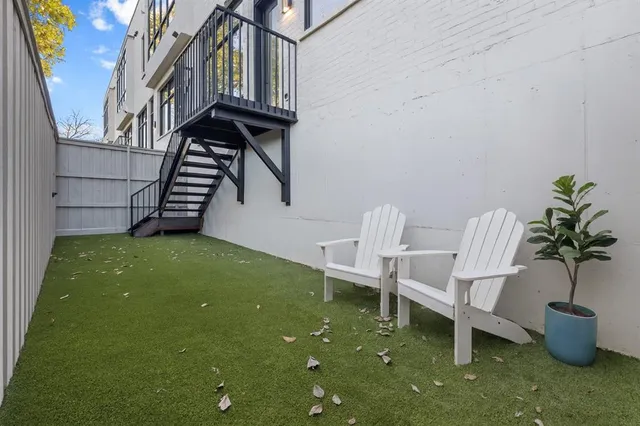 $975,000 | 610 North Oak Cliff Boulevard, Unit 304, Dallas, TX 75208