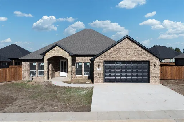 $359,900 | 504 Limestone Circle, Mabank, TX 75147
