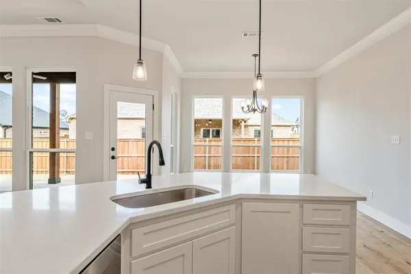 $359,900 | 504 Limestone Circle, Mabank, TX 75147