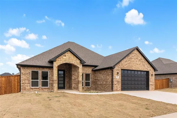 $359,900 | 504 Limestone Circle, Mabank, TX 75147