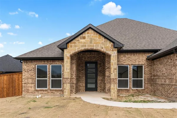 $359,900 | 504 Limestone Circle, Mabank, TX 75147