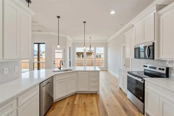 $359,900 | 504 Limestone Circle, Mabank, TX 75147