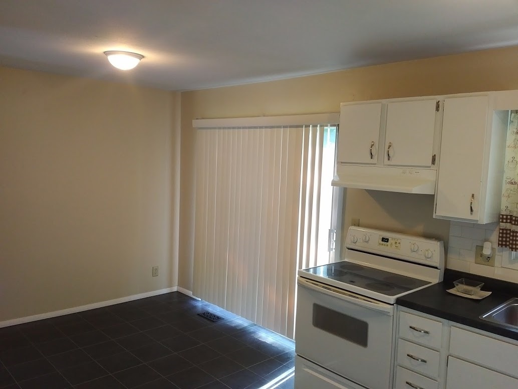 2716 Edelweiss Road Rockford, IL 61109 - Photo 5 of 10 Gallery Image 5