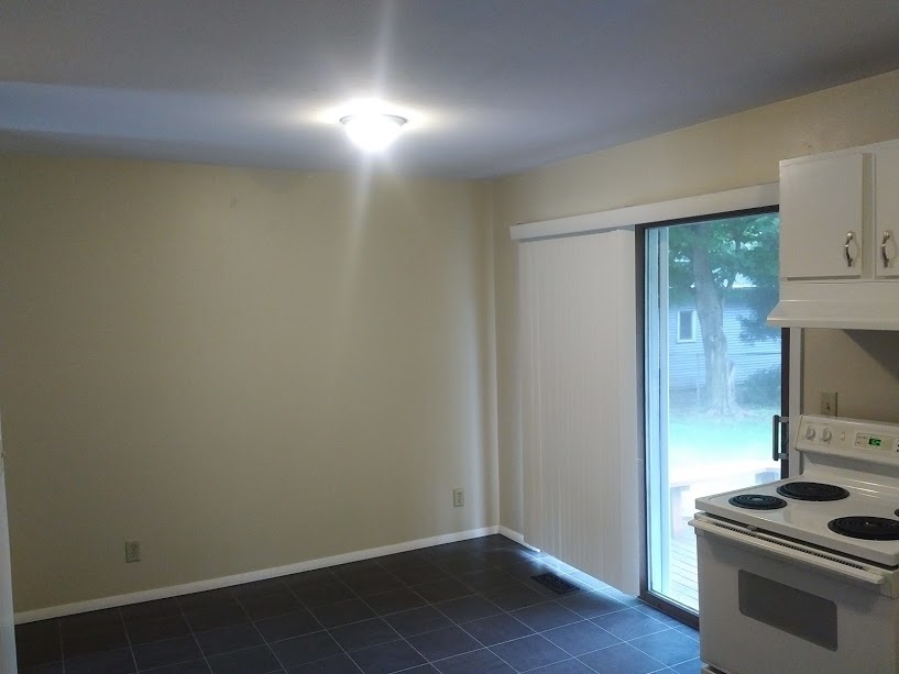 2716 Edelweiss Road Rockford, IL 61109 - Photo 6 of 10 Gallery Image 6