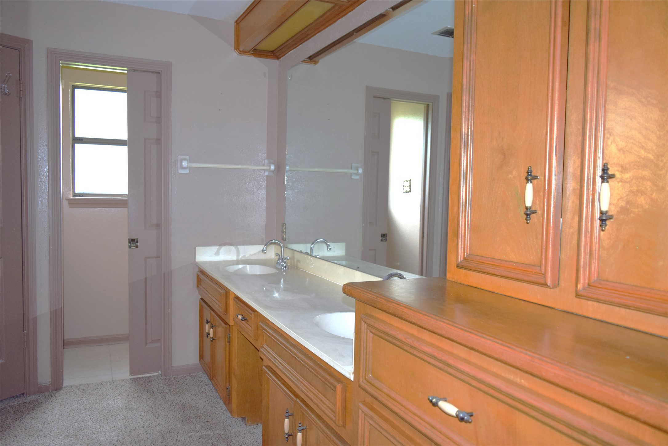 7331 Rancho Mission Drive Houston, TX 77083 - Photo 8 of 20 Primary Bathroom
