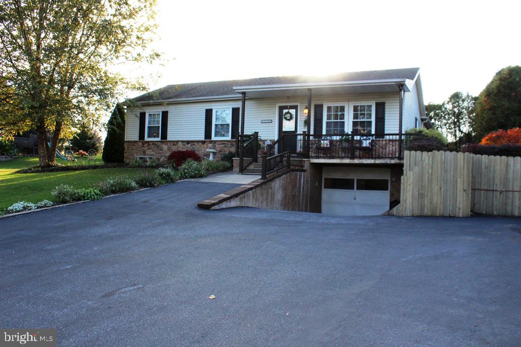 473 Spring Grove Road East Earl, PA 17519 - Photo 2 of 36 Gallery Image 2
