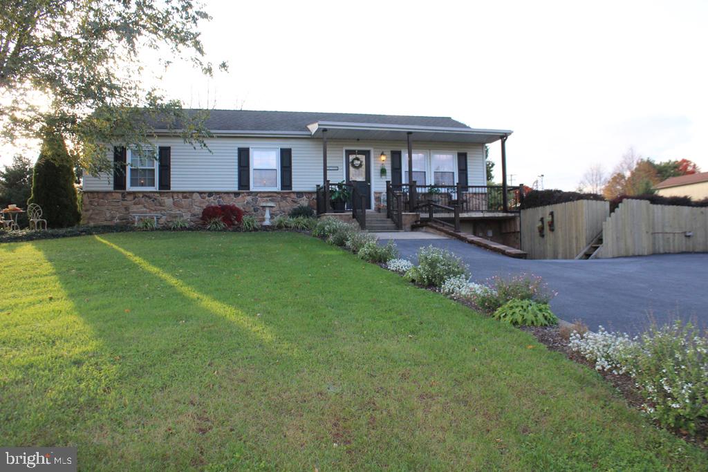 473 Spring Grove Road East Earl, PA 17519 - Photo 3 of 36 Gallery Image 3