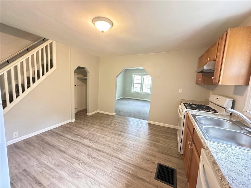 977 Streets Run Road, Unit 975 Pittsburgh, PA 15236 - Photo 2 of 9