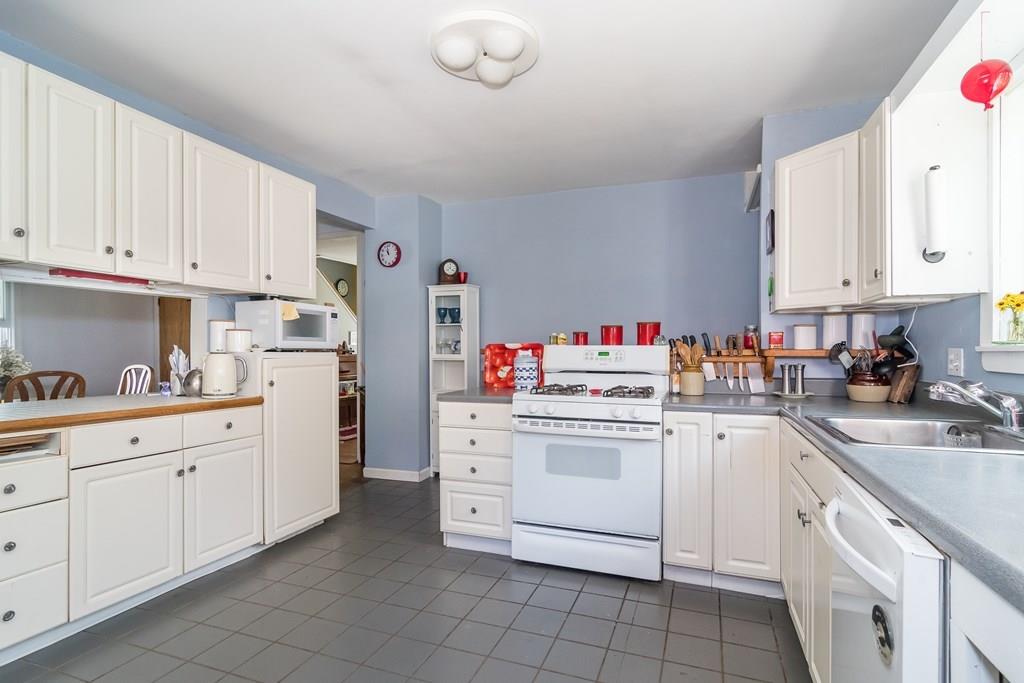 53 Grove Road Natick, MA 01760 - Photo 2 of 21 Gallery Image 2