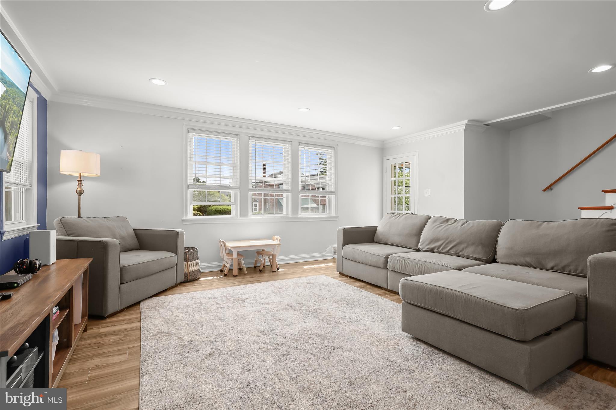 1823 Deveron Road Towson, MD 21286 - Photo 5 of 43 Living Room