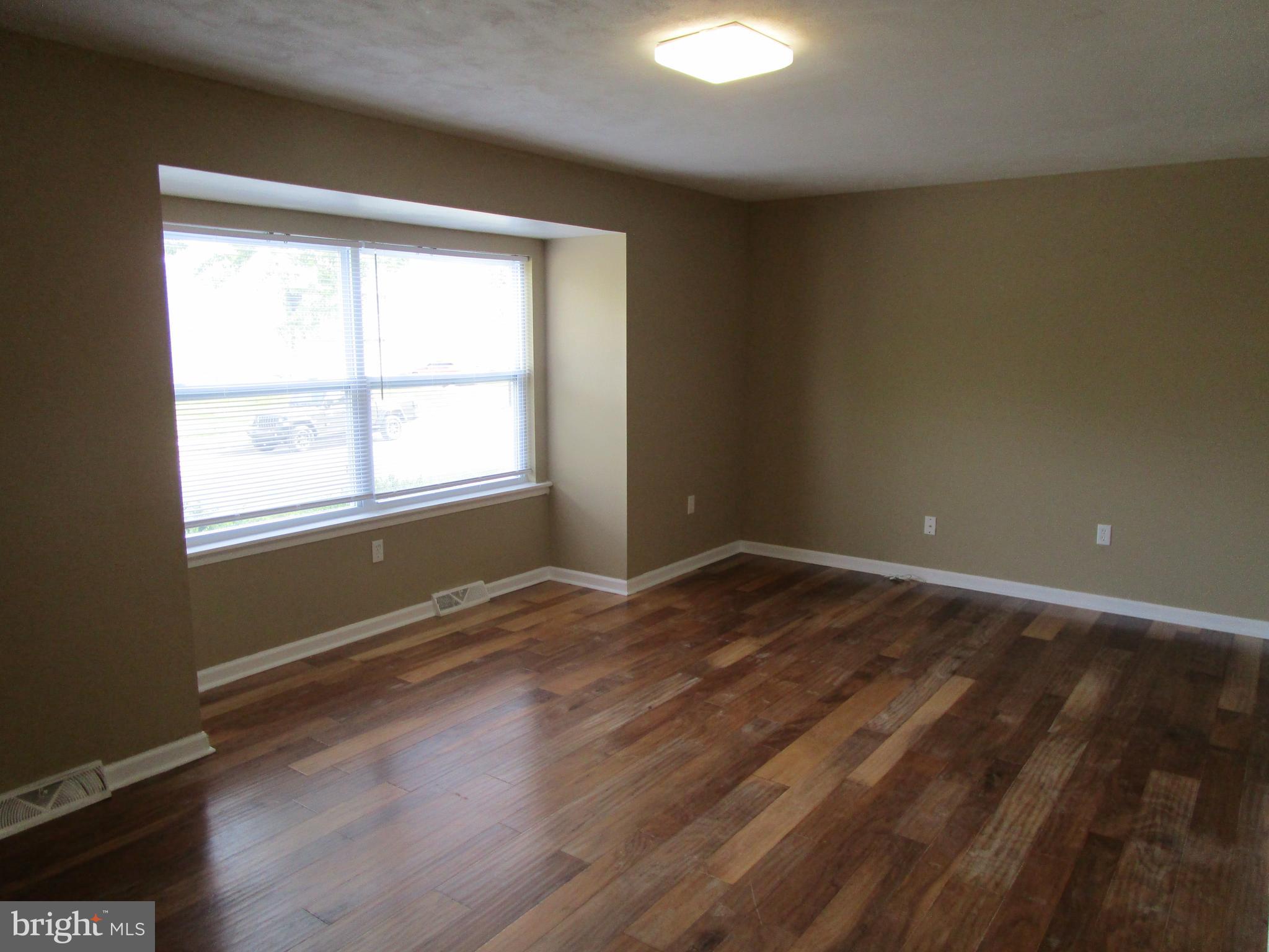 791 Miller Drive Dover, DE 19901 - Photo 11 of 35 Living room w/ Double Window