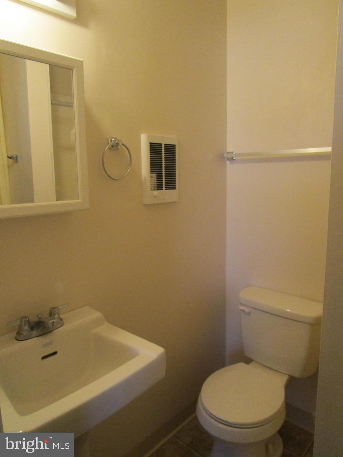 791 Miller Drive Dover, DE 19901 - Photo 28 of 35 Main Bathroom