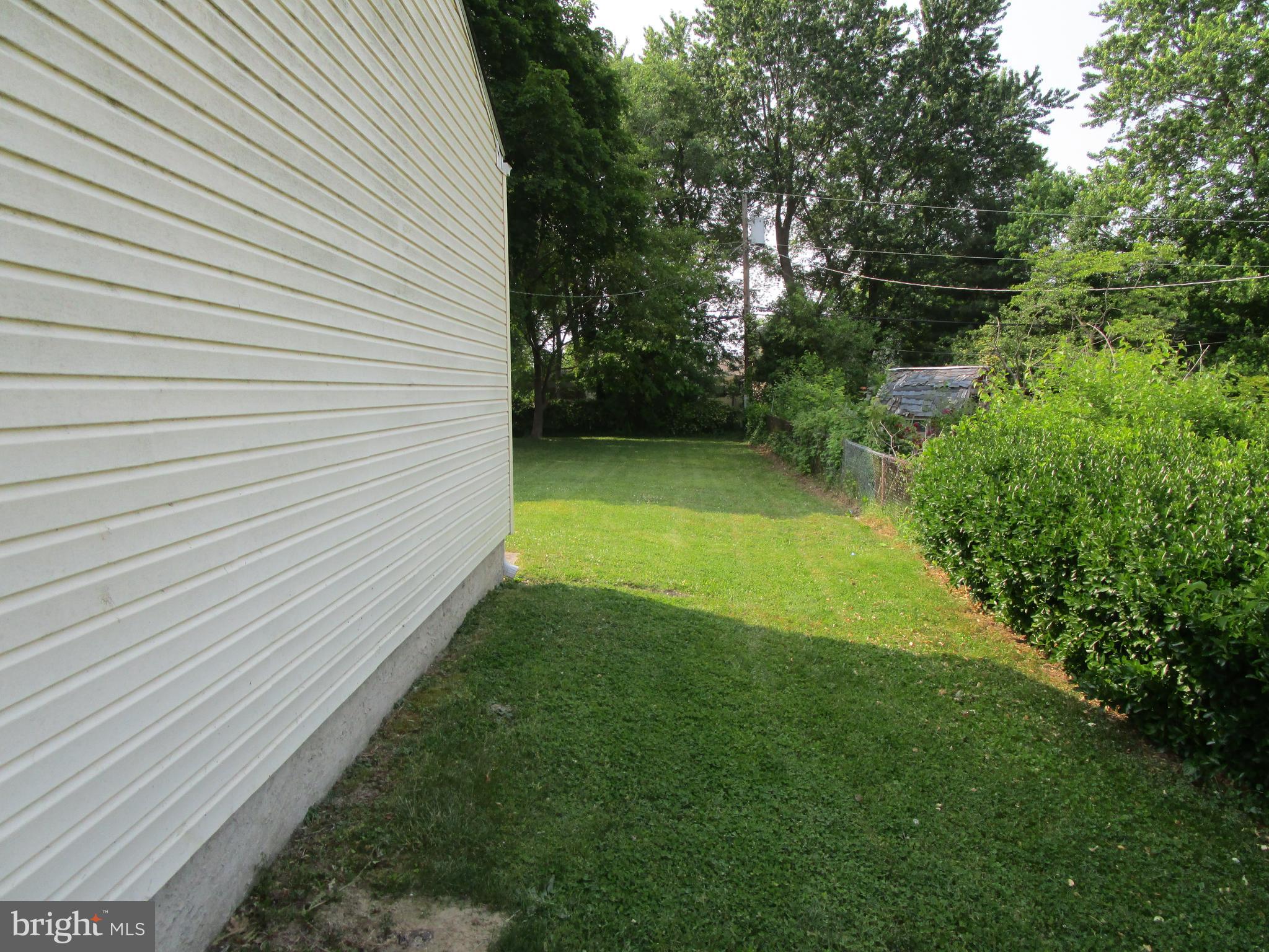 791 Miller Drive Dover, DE 19901 - Photo 3 of 35 Side Yard