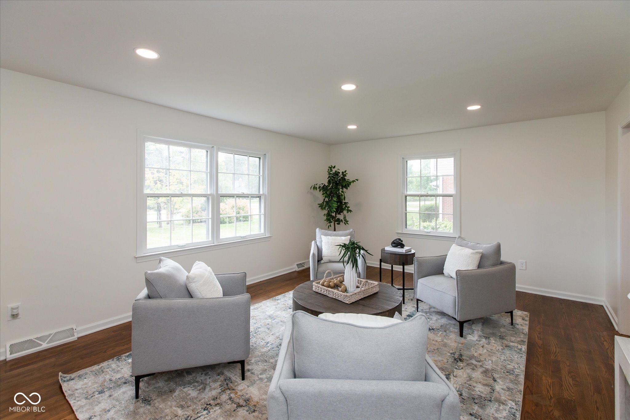 6838 Johnson Road Indianapolis, IN 46220 - Photo 5 of 42