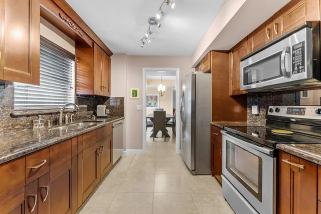 $439,000 | 6300 Northwest 2nd Avenue, Unit 201, Boca Raton, FL 33487