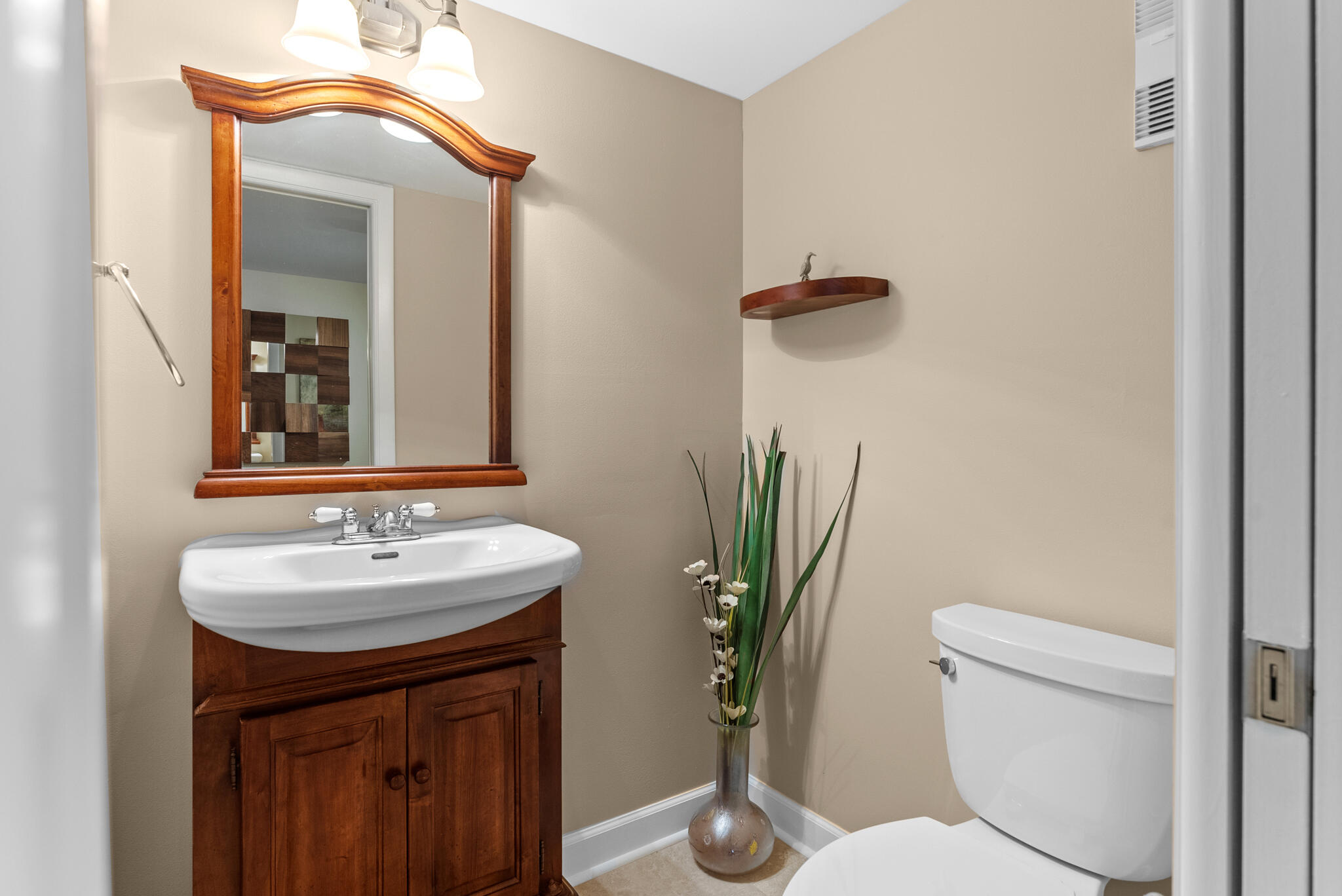 6300 Northwest 2nd Avenue, Unit 201 Boca Raton, FL 33487 - Photo 22 of 31 1/2 Bathroom