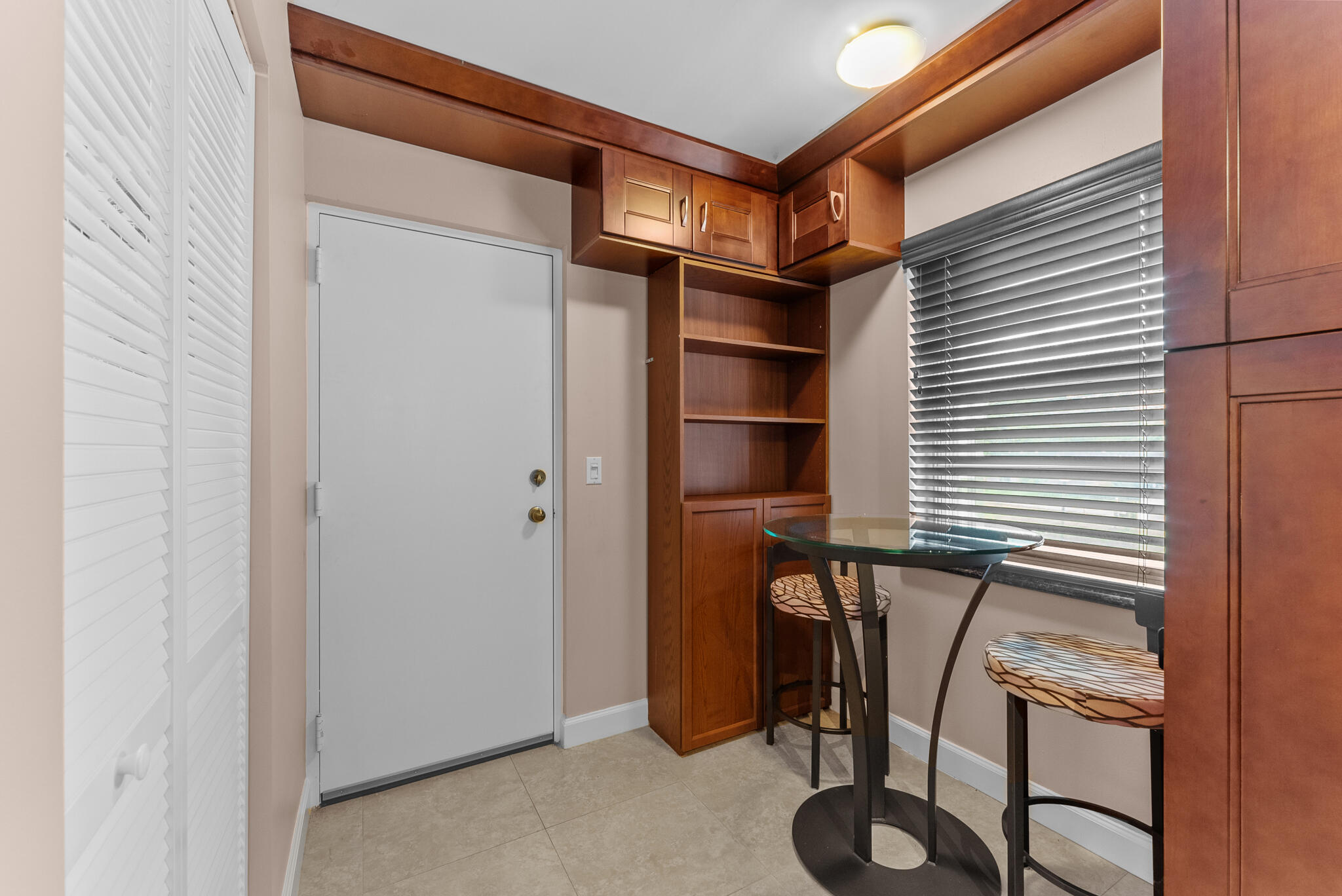 6300 Northwest 2nd Avenue, Unit 201 Boca Raton, FL 33487 - Photo 4 of 31 Eat In Kitchen