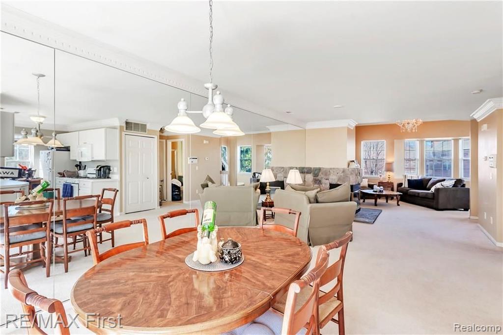 1541 Chesapeake Road Royal Oak, MI 48067 - Photo 8 of 32