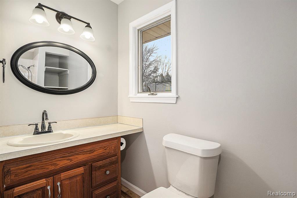12445 Jennings Road Linden, MI 48451 - Photo 14 of 46