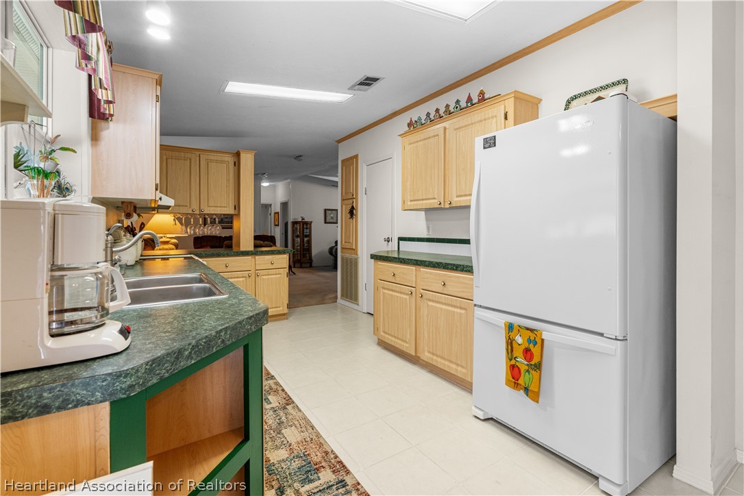1641 Southwest 35th Circle Okeechobee, FL 34974 - Photo 15 of 44