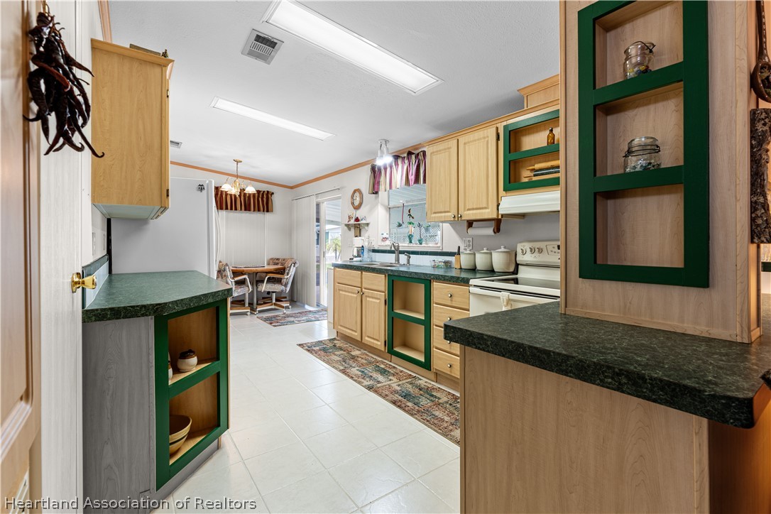 1641 Southwest 35th Circle Okeechobee, FL 34974 - Photo 17 of 44
