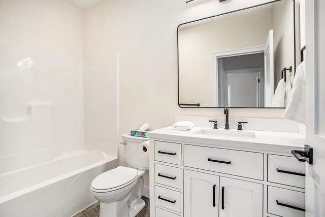 $739,900 | 7960 North Westnedge Avenue, Kalamazoo, MI 49009