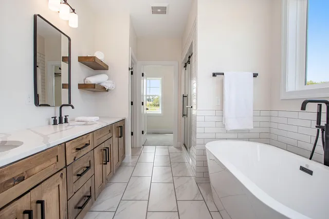 $739,900 | 7960 North Westnedge Avenue, Kalamazoo, MI 49009