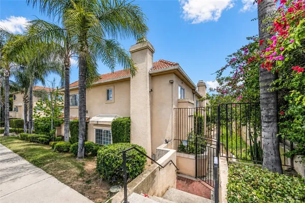 $564,950 | 13600 Foothill Boulevard, Unit 17, Sylmar, CA 91342