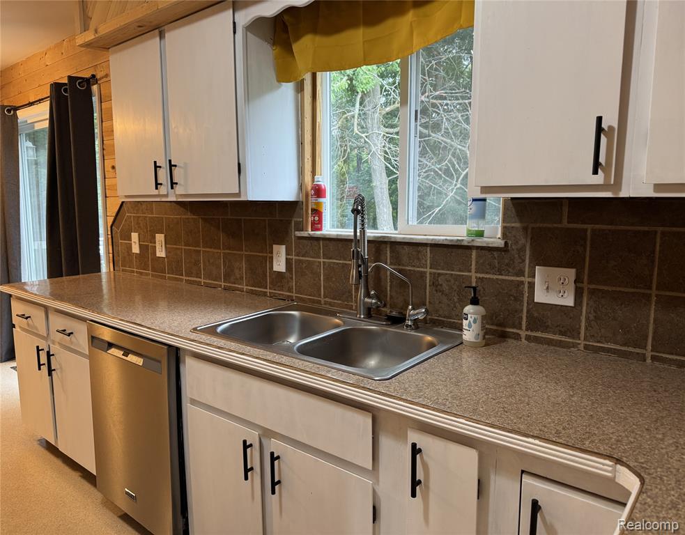 12389 White Lake Road Fenton, MI 48430 - Photo 6 of 17 Gallery Image 6