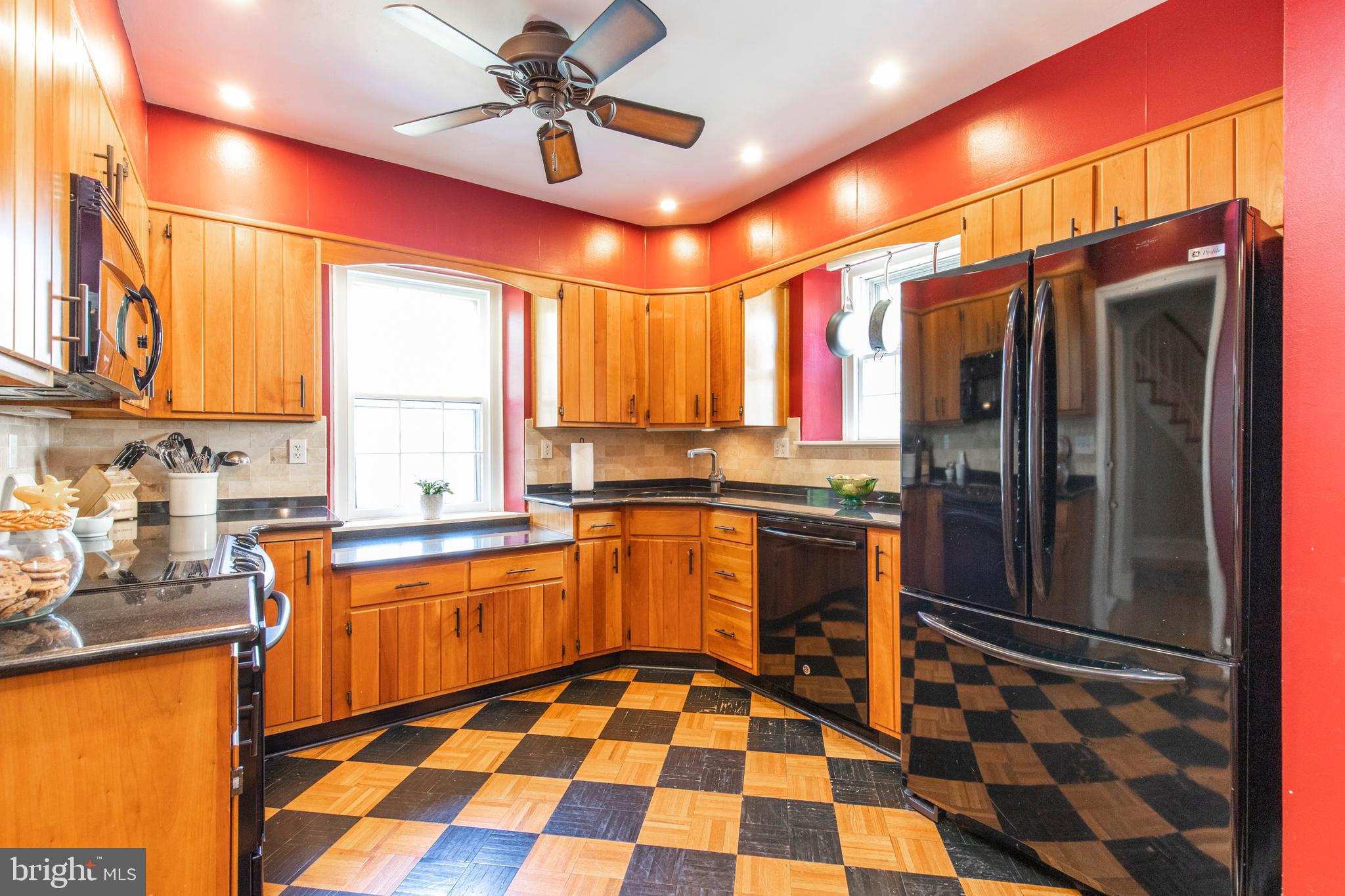 232 Summit Road Springfield, PA 19064 - Photo 14 of 37 Updated Kitchen with Granite Countertops.