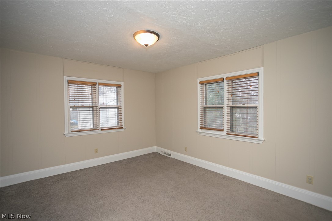 1475 Holmden Road South Euclid, OH 44121 - Photo 18 of 31