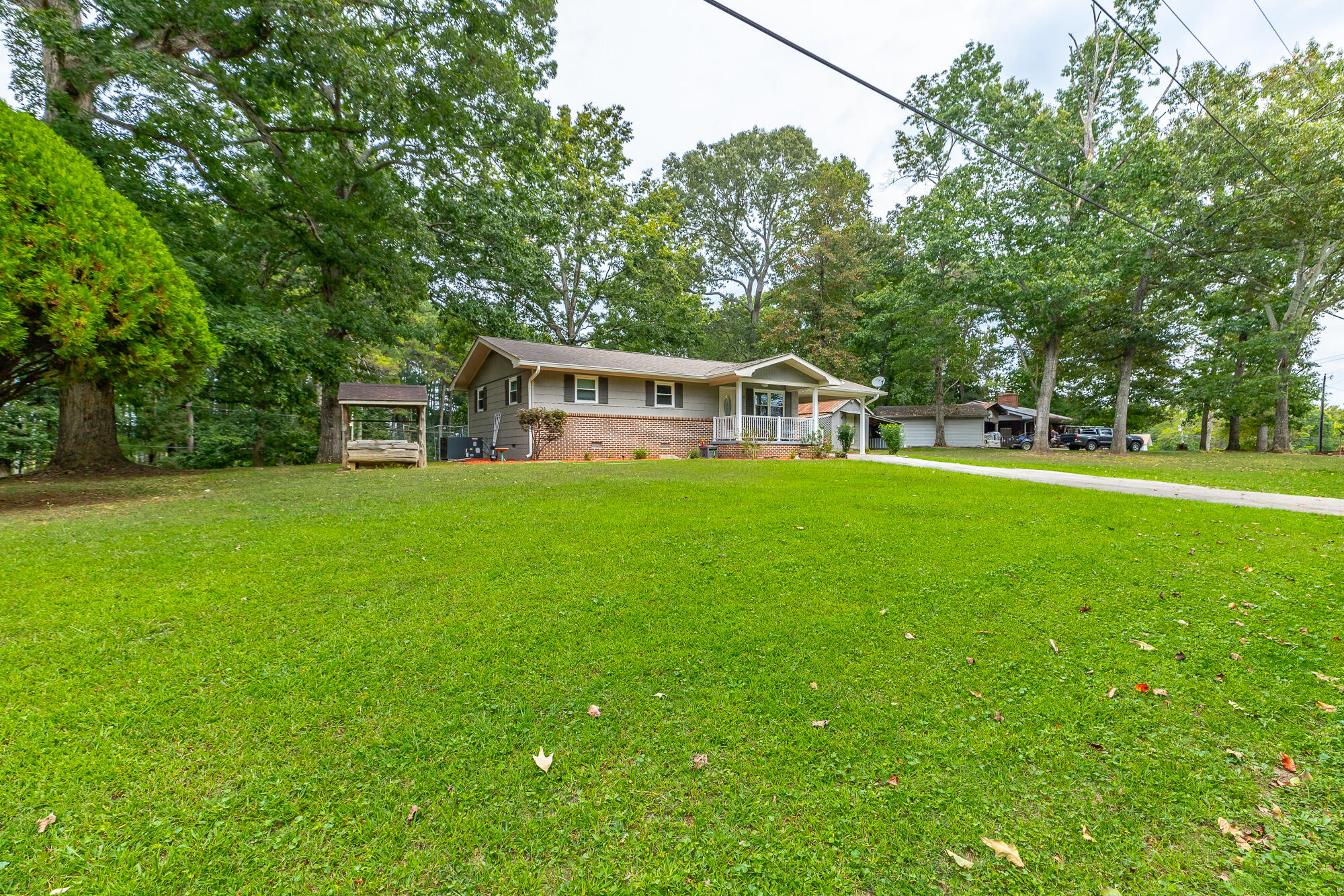 998 Thompson Springs Road Southeast Cleveland, TN 37323 - Photo 5 of 36 998 Thompson Springs Road SE HD-28