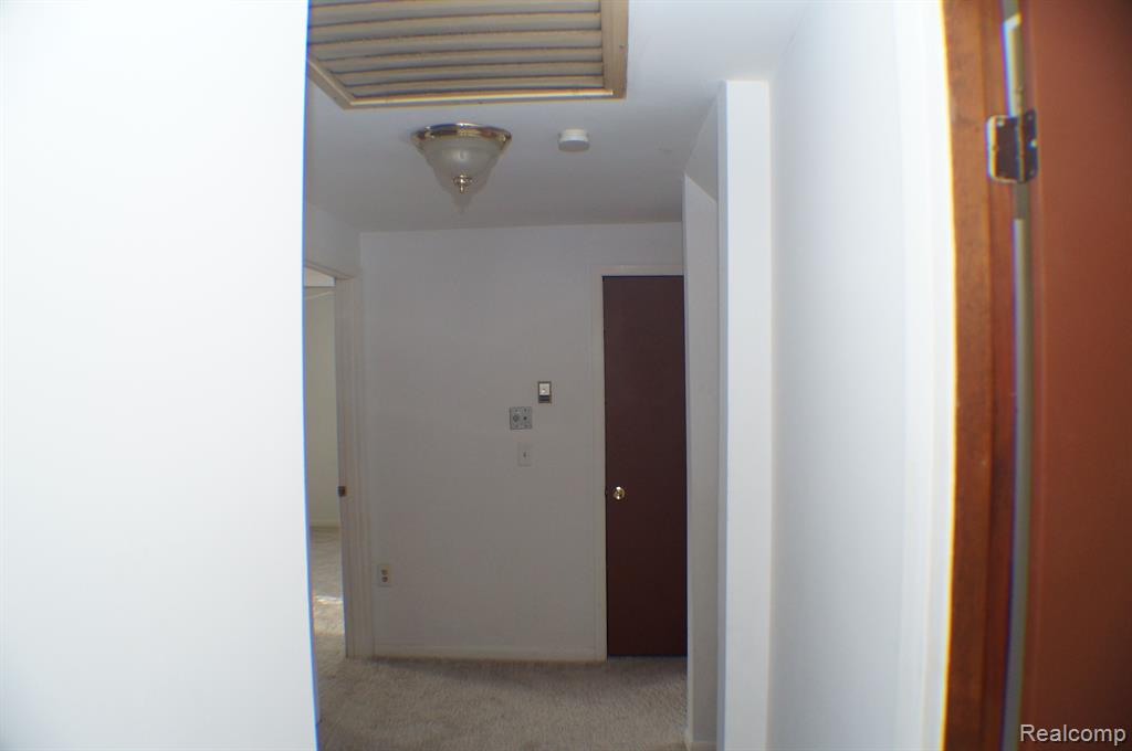 301 Nawakwa Road Rochester Hills, MI 48307 - Photo 26 of 51