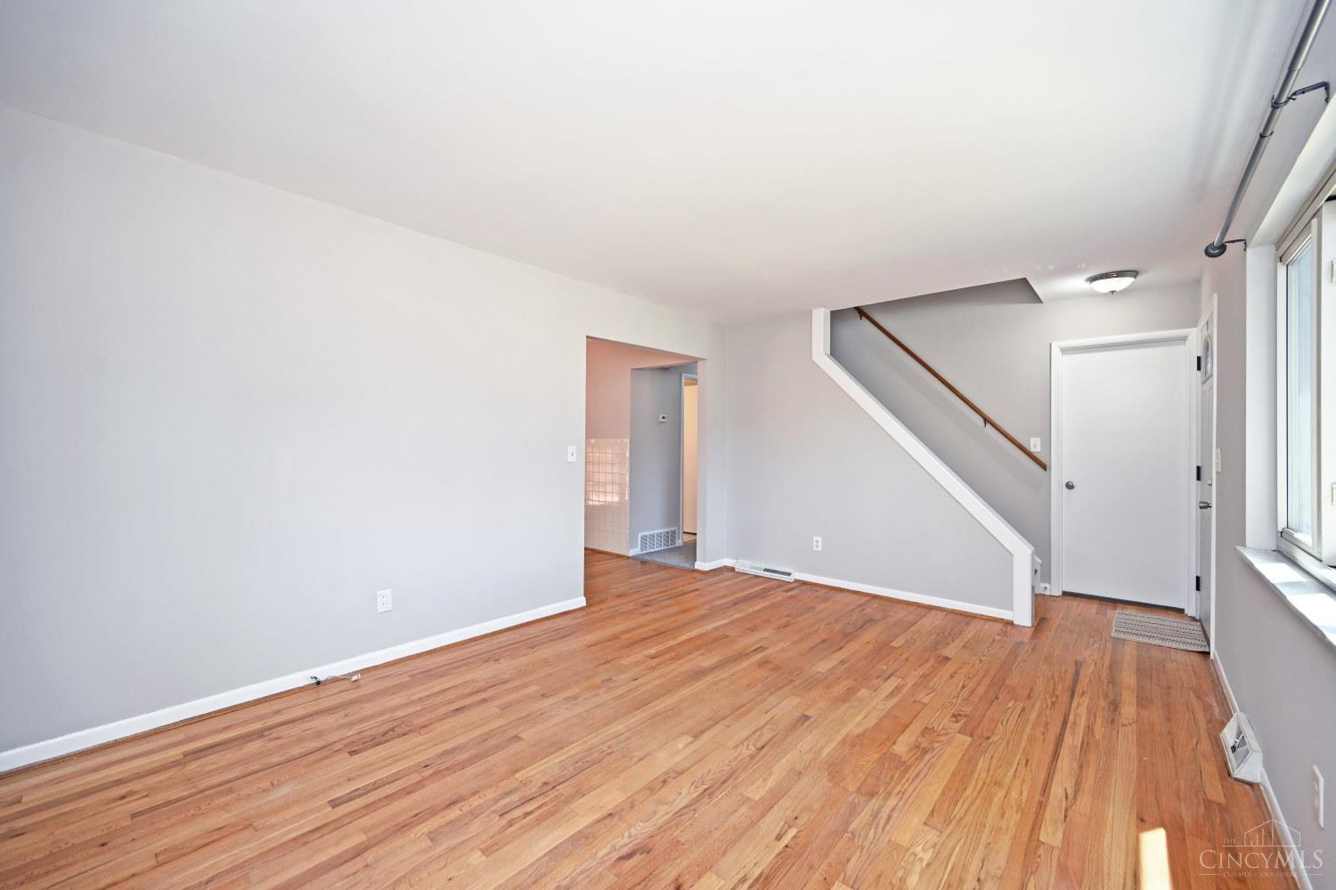 1301 Voll Road Cincinnati, OH 45230 - Photo 10 of 54 Gallery Image 10