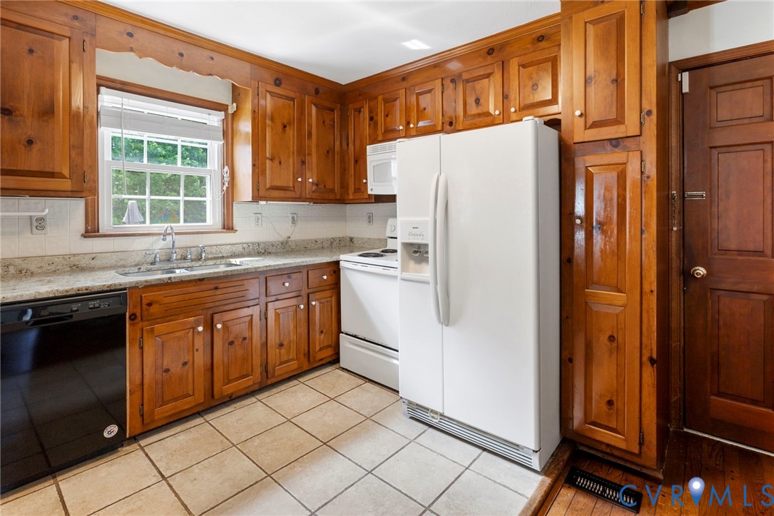 10706 Lunswood Road Chester, VA 23831 - Photo 11 of 33