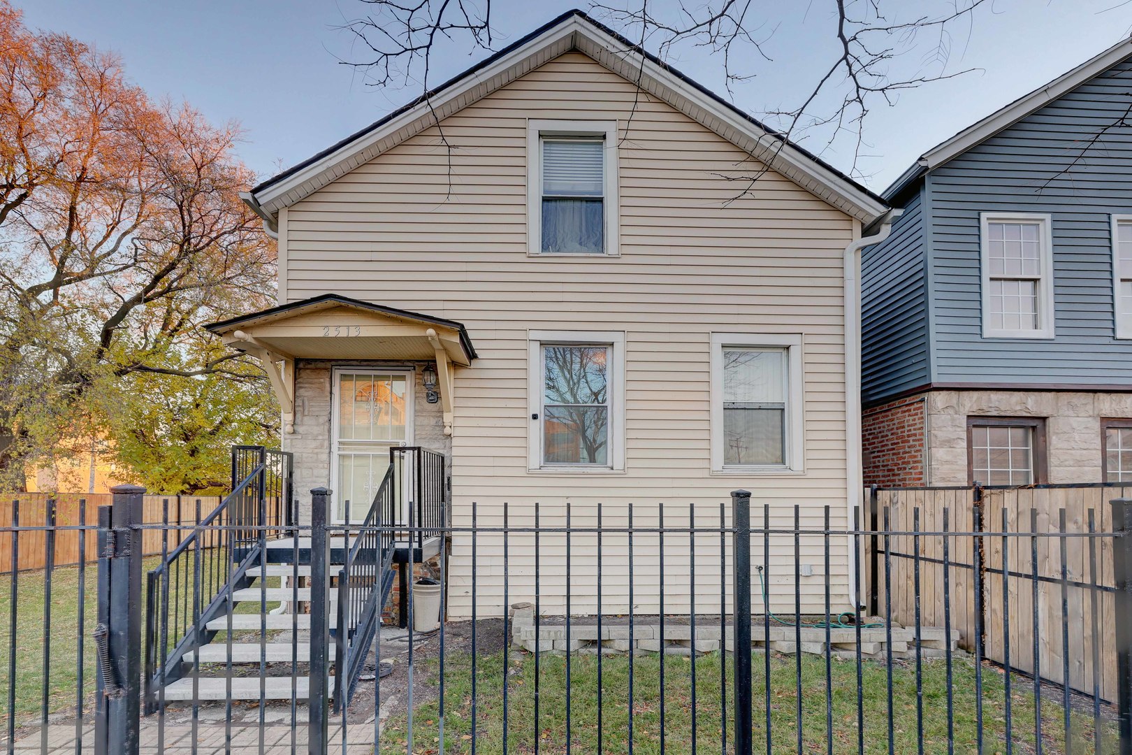 2513 West Warren Blvd  