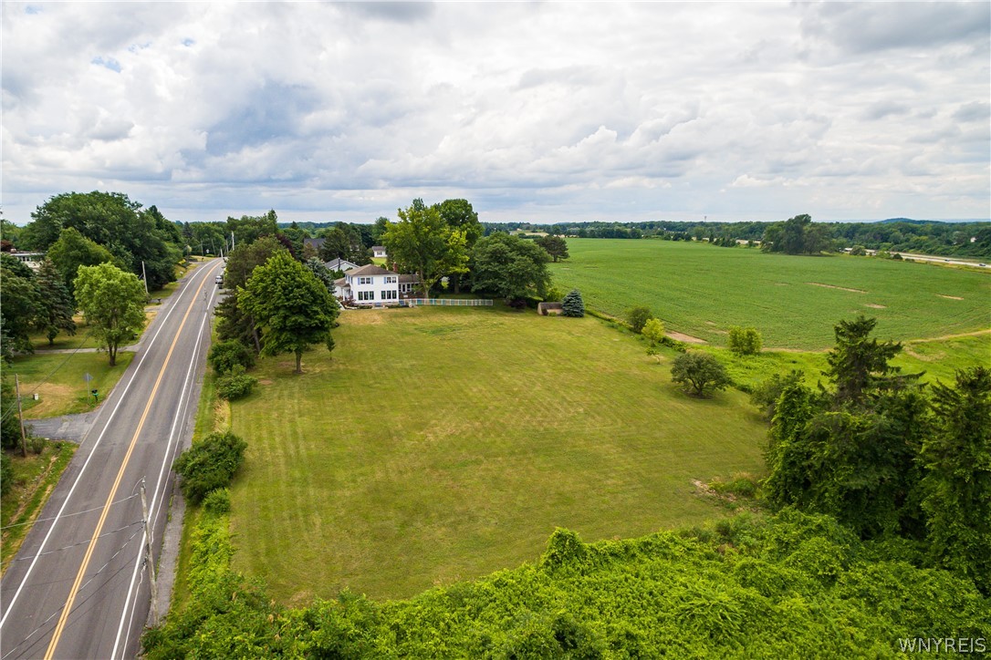 921 Middle Road Henrietta, NY 14543 - Photo 11 of 47