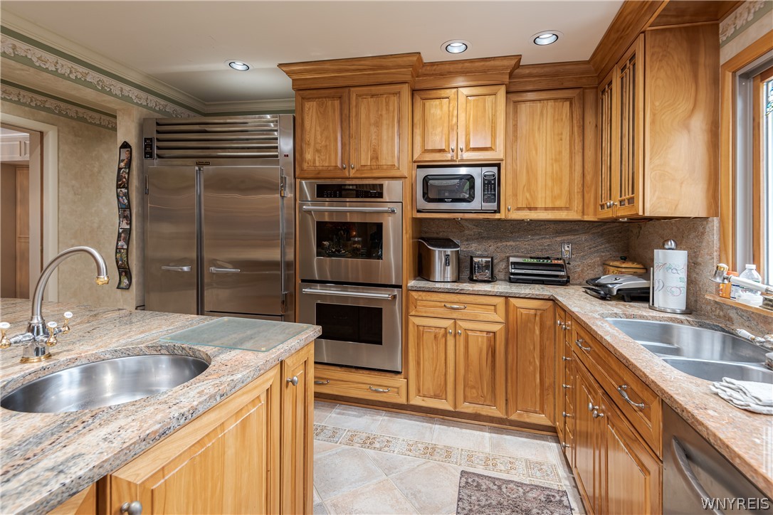 921 Middle Road Henrietta, NY 14543 - Photo 26 of 47