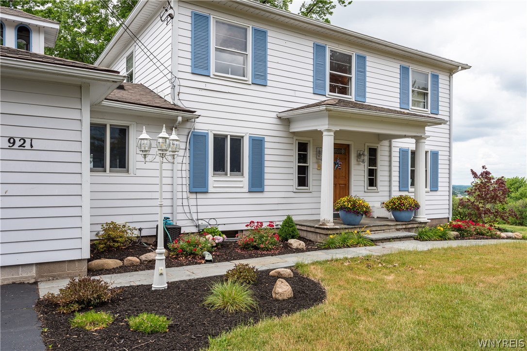 921 Middle Road Henrietta, NY 14543 - Photo 3 of 47