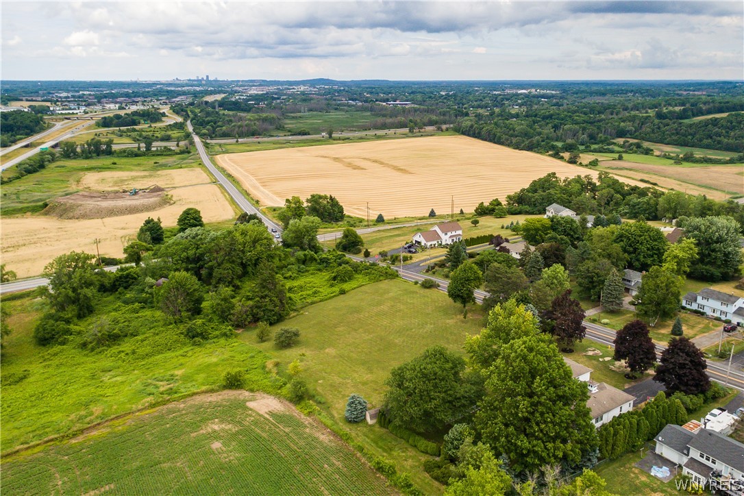 921 Middle Road Henrietta, NY 14543 - Photo 7 of 47