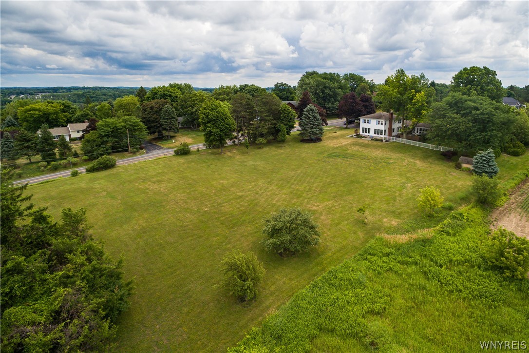 921 Middle Road Henrietta, NY 14543 - Photo 10 of 47