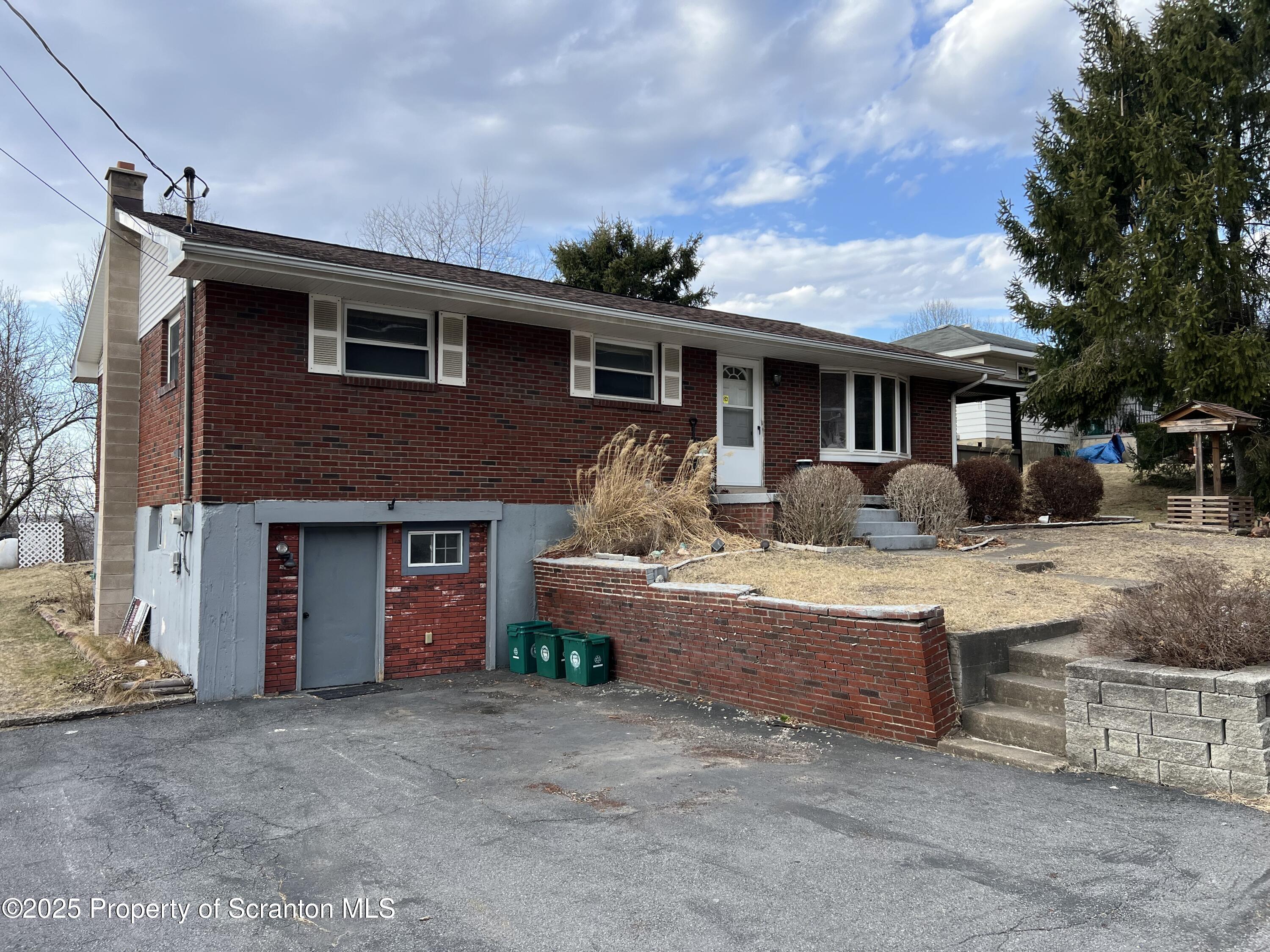 113 Renfer Road Pittston, PA 18640 - Photo 2 of 75 IMG_1735