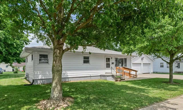 $132,000 | 130 Walnut Street, Gibson City, IL 60936