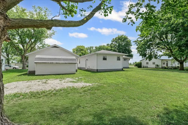 $132,000 | 130 Walnut Street, Gibson City, IL 60936